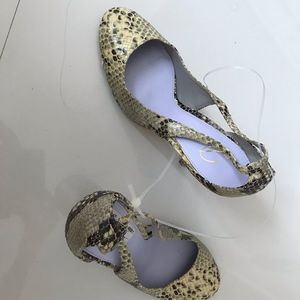 Delman beautiful new shoes, size 8